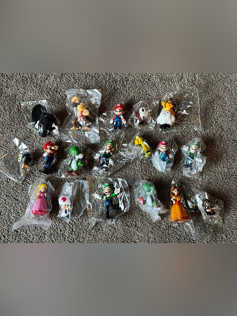 NEW Vintage 2007 Lot of 18 Nintendo Mario Kart Figure Toys